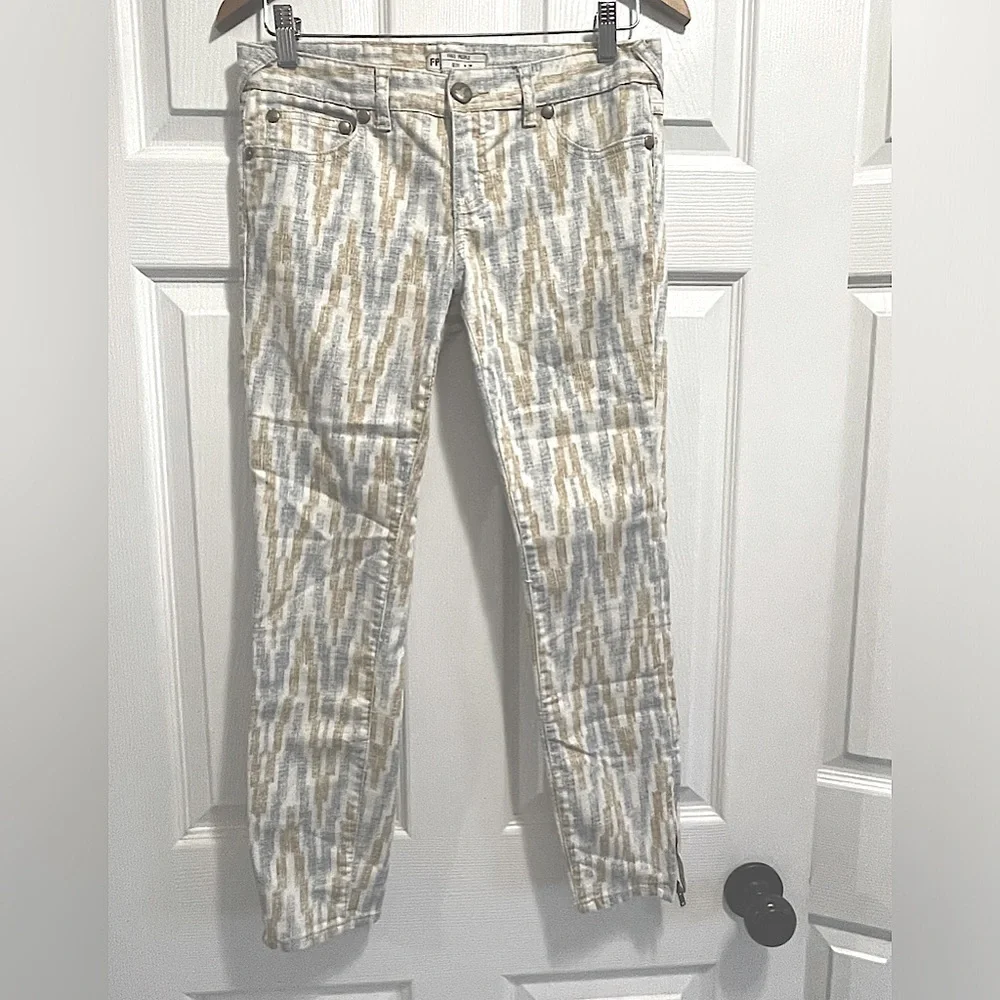 FREE PEOPLE Ikat Ankle Zip Skinny Jeans Low Rise Size 26 - Picture 4 of 9